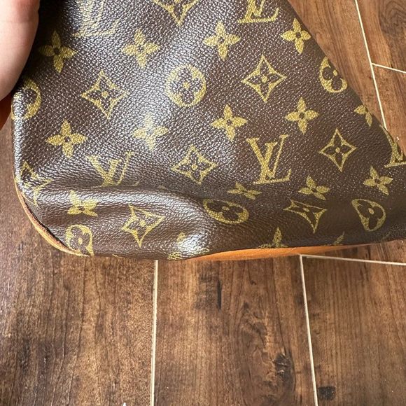 Louis Vuitton Bag - Picture 5 of 11